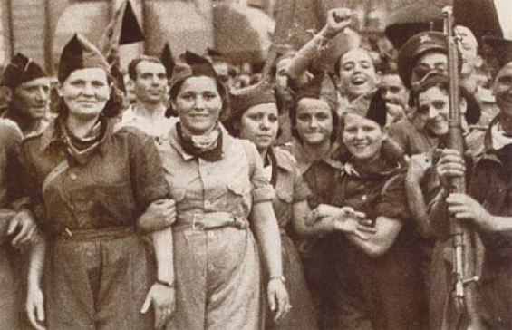 Miliciennes de la CNT-FAI à Barcelone, en juillet 1936.